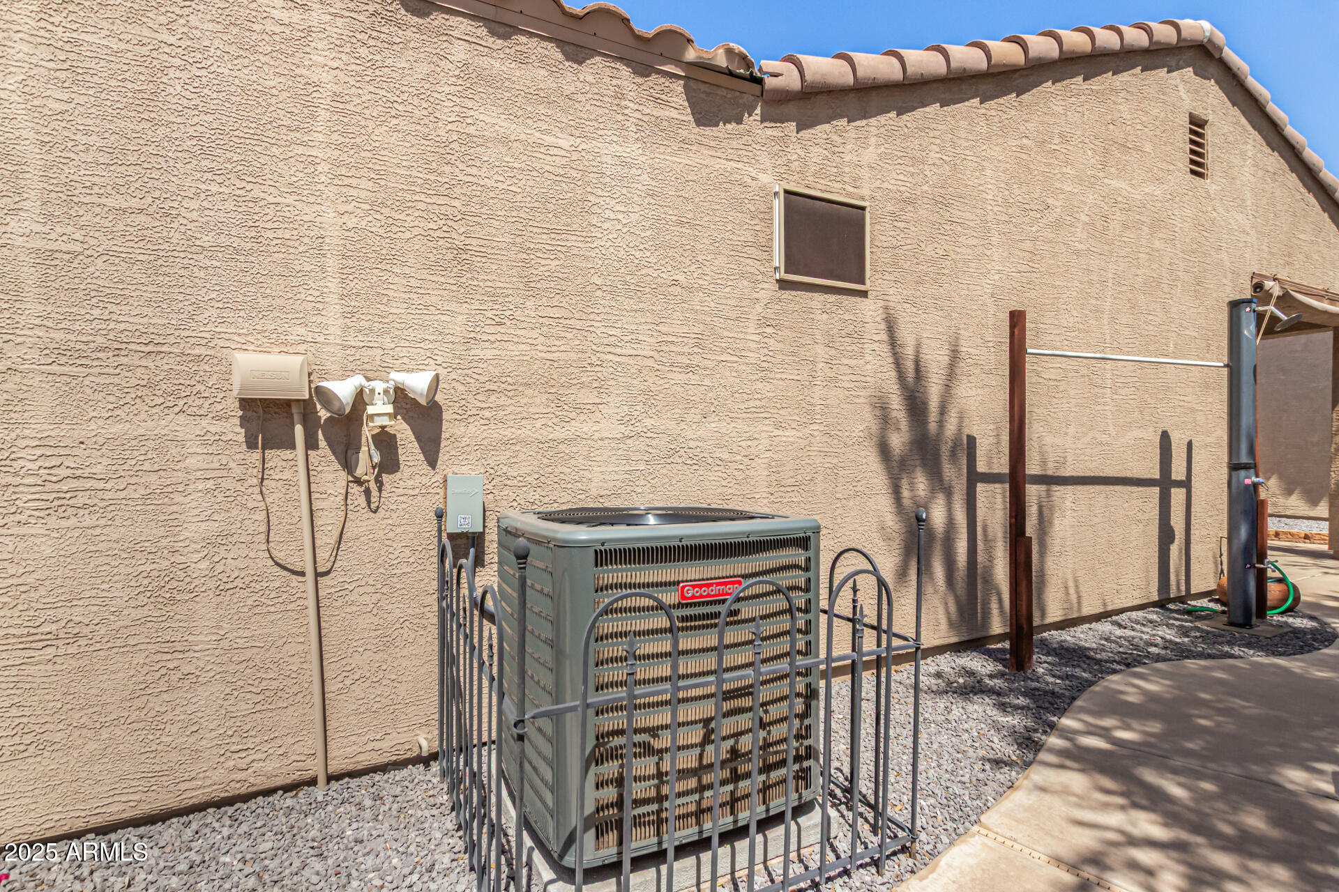 2063 South Edgewater Mesa, AZ 85209 - Photo 23 of 32 newer a/c