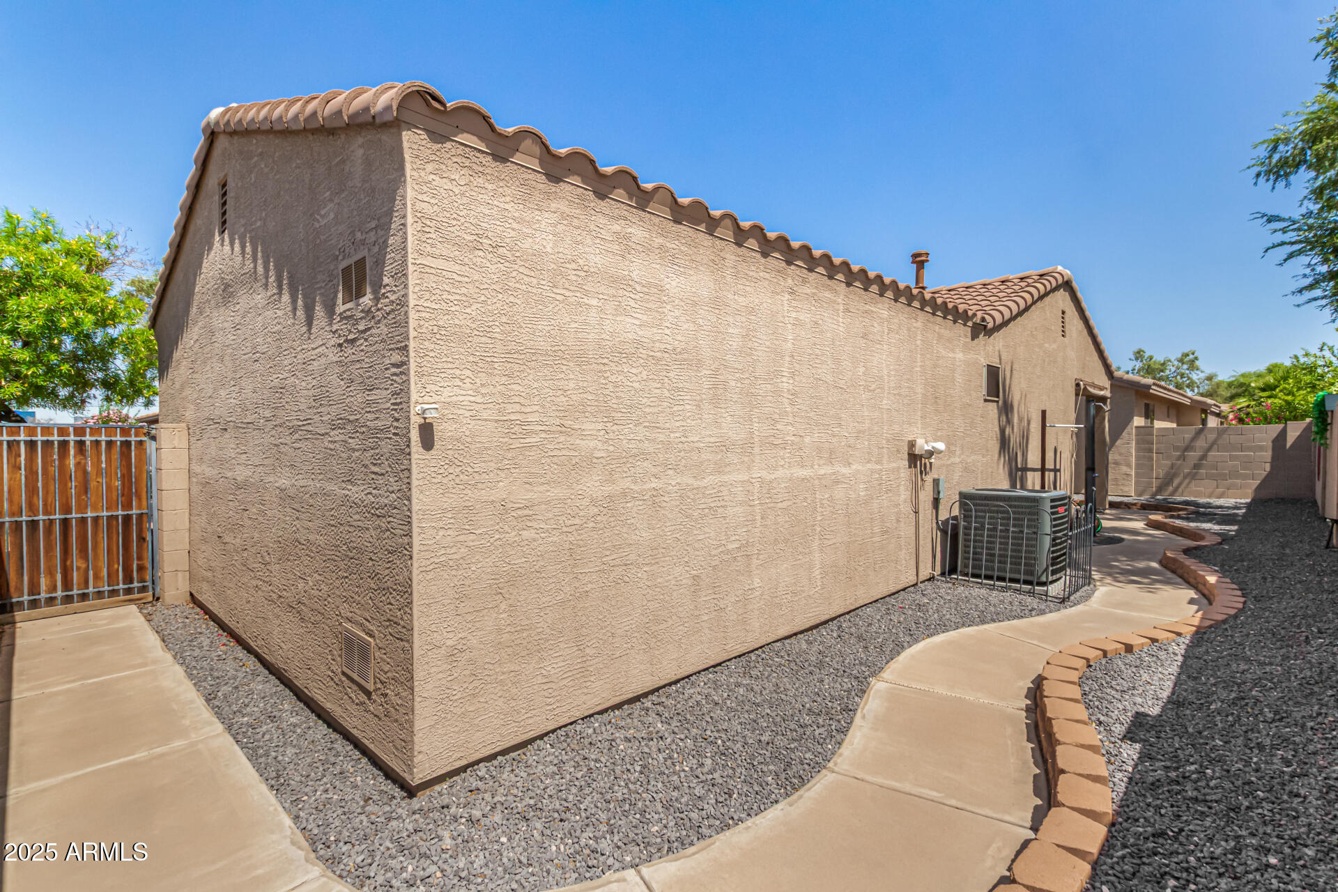 2063 South Edgewater Mesa, AZ 85209 - Photo 25 of 32 Side Gate