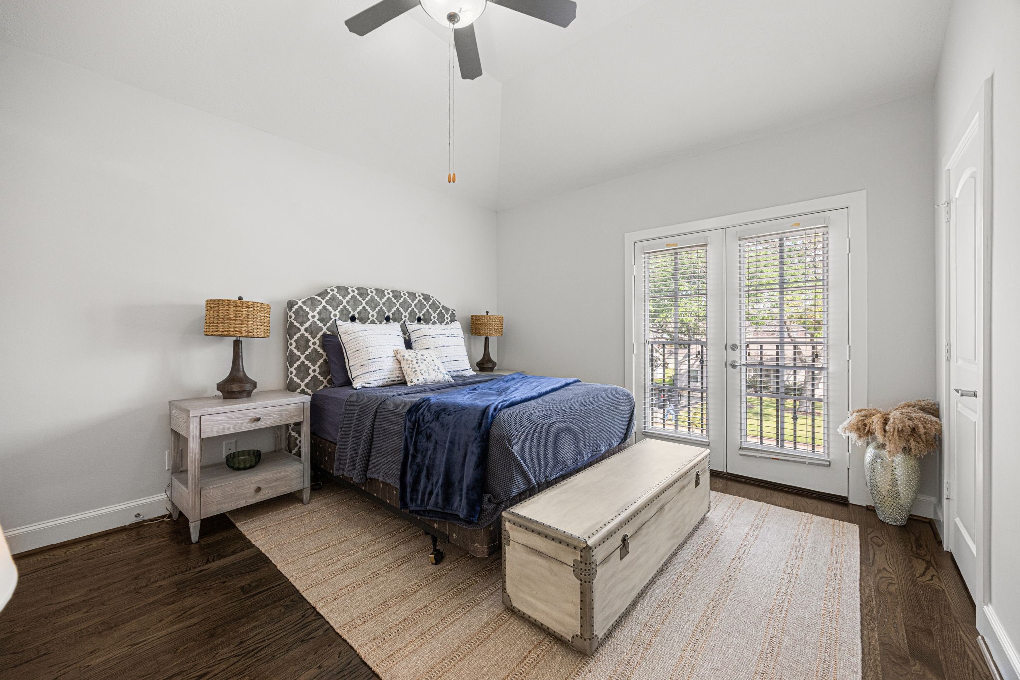5119 Locust Street Bellaire, TX 77401 - Photo 32 of 47