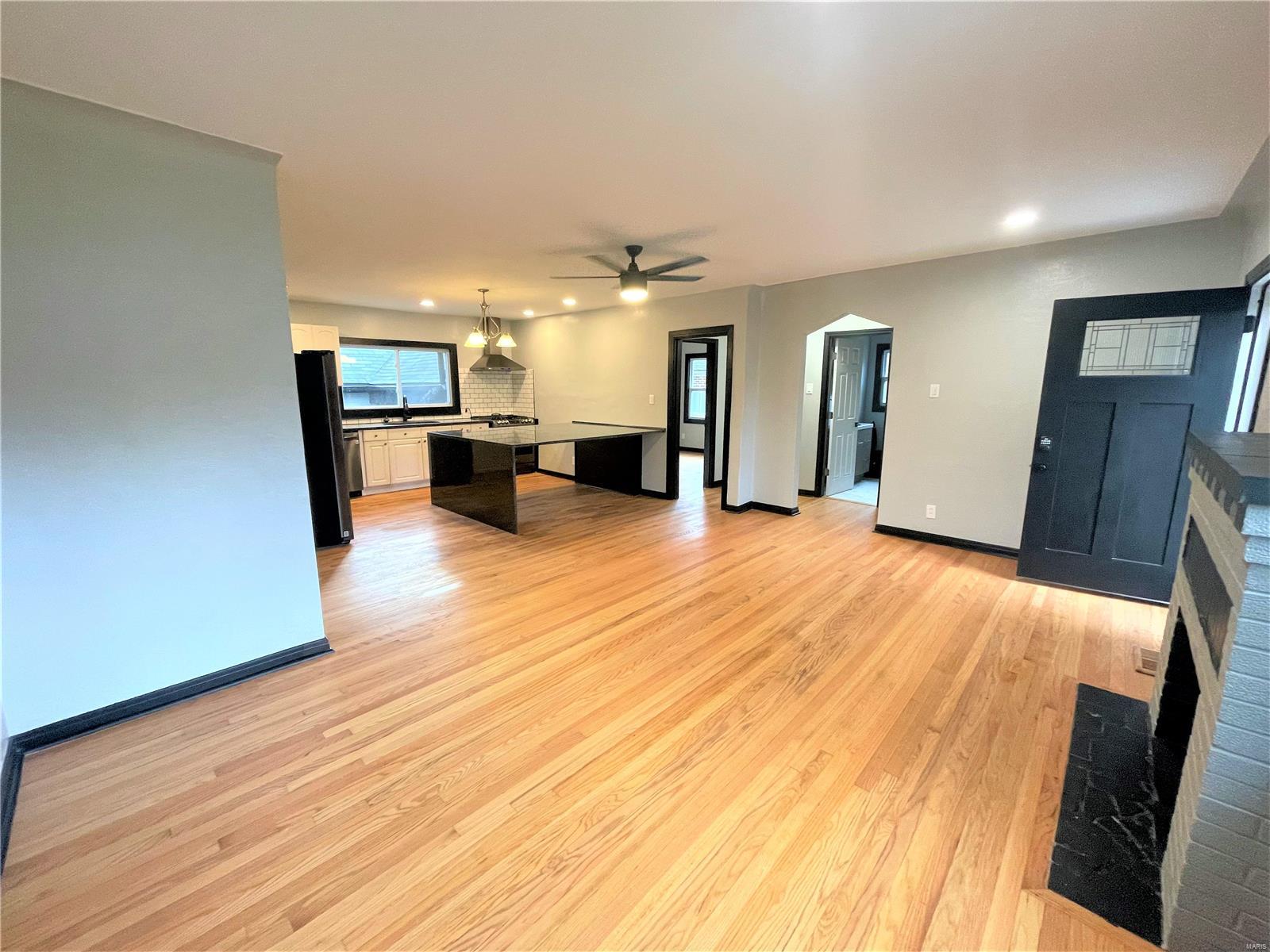 3028 Telegraph Road St. Louis, MO 63125 - Photo 4 of 18 Gallery Image 4