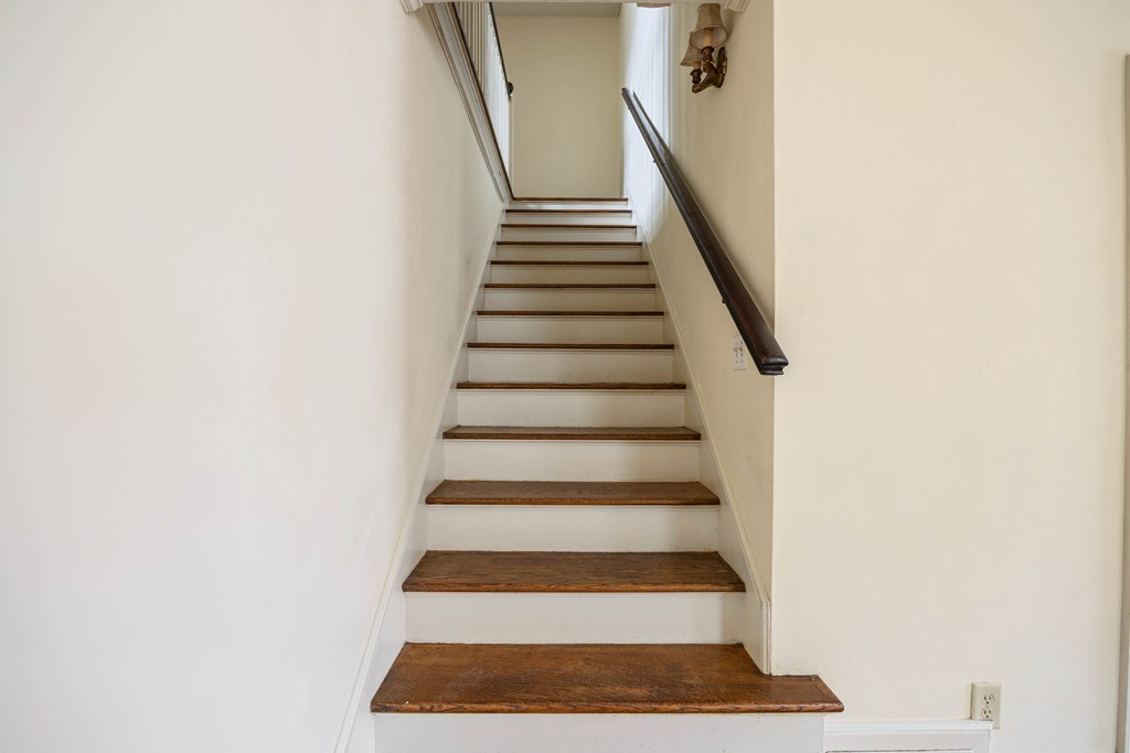 1620 Springer Street Columbus, GA 31901 - Photo 12 of 41 a view of entryway