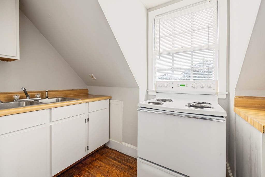 1620 Springer Street Columbus, GA 31901 - Photo 35 of 41 a utility room with dryer and washer
