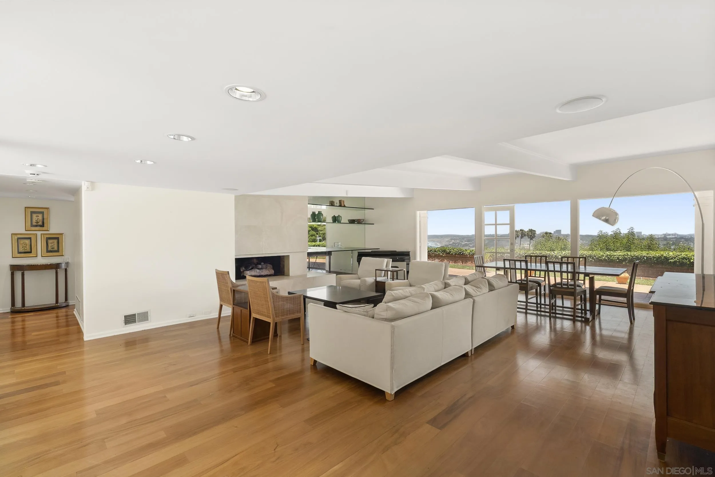 2326 Rue Adriane La Jolla, CA 92037 - Photo 3 of 42