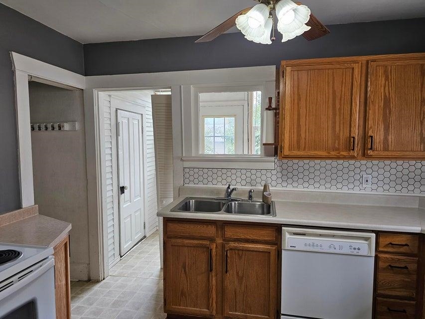 416 South Maple Street Colville, WA 99114 - Photo 8 of 38