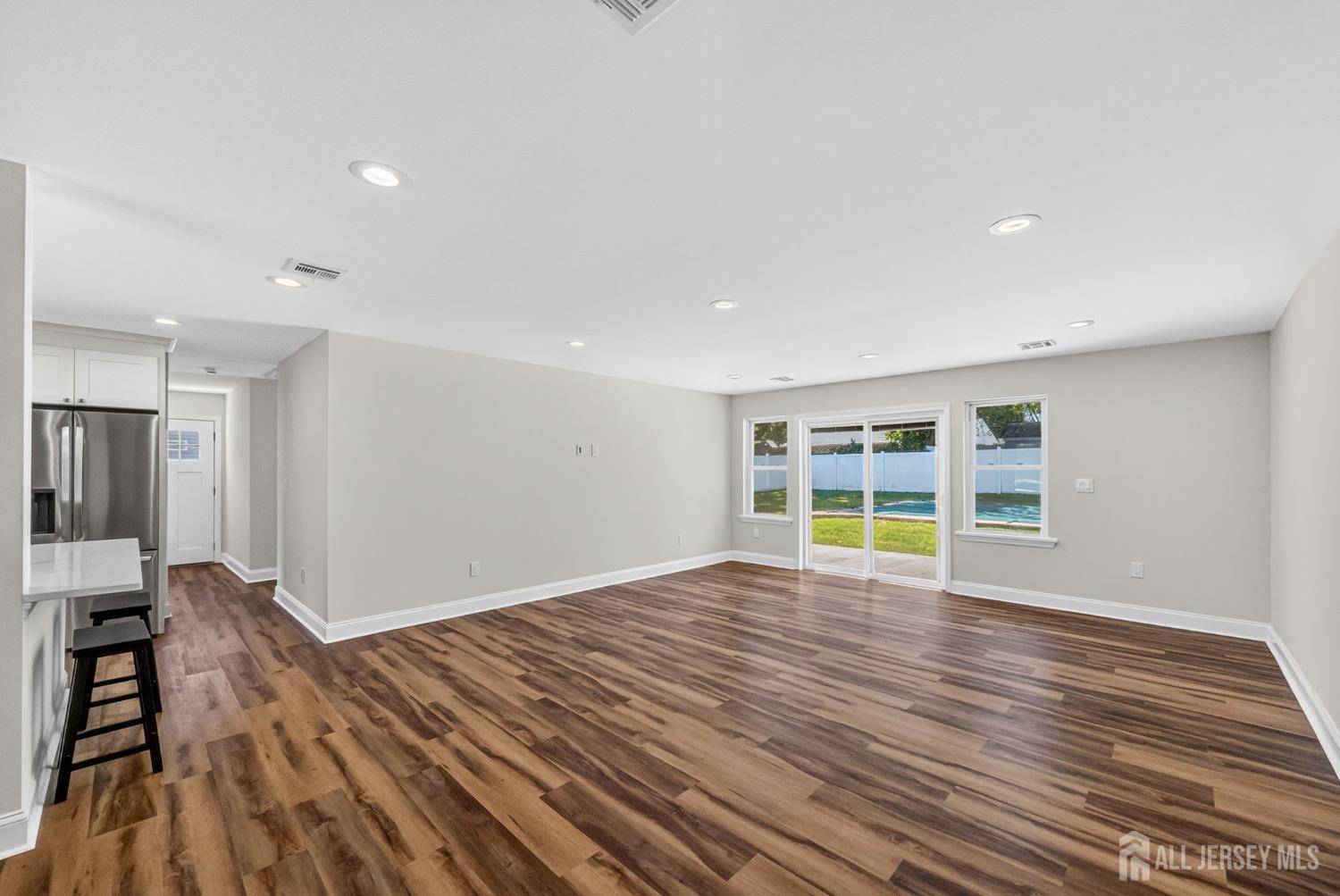 19 Springdale Road Kendall Park, NJ 08824 - Photo 5 of 41
