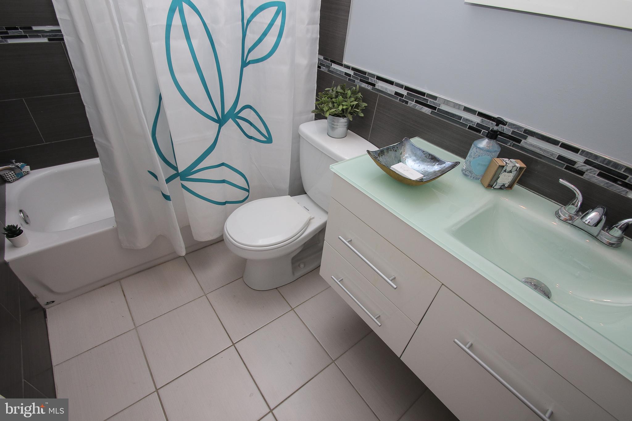 2115 Carpenter Street, Unit 1 Philadelphia, PA 19146 - Photo 14 of 33