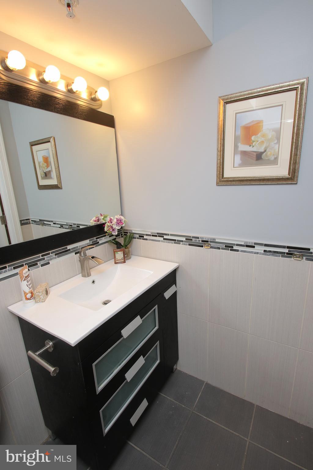 2115 Carpenter Street, Unit 1 Philadelphia, PA 19146 - Photo 26 of 33