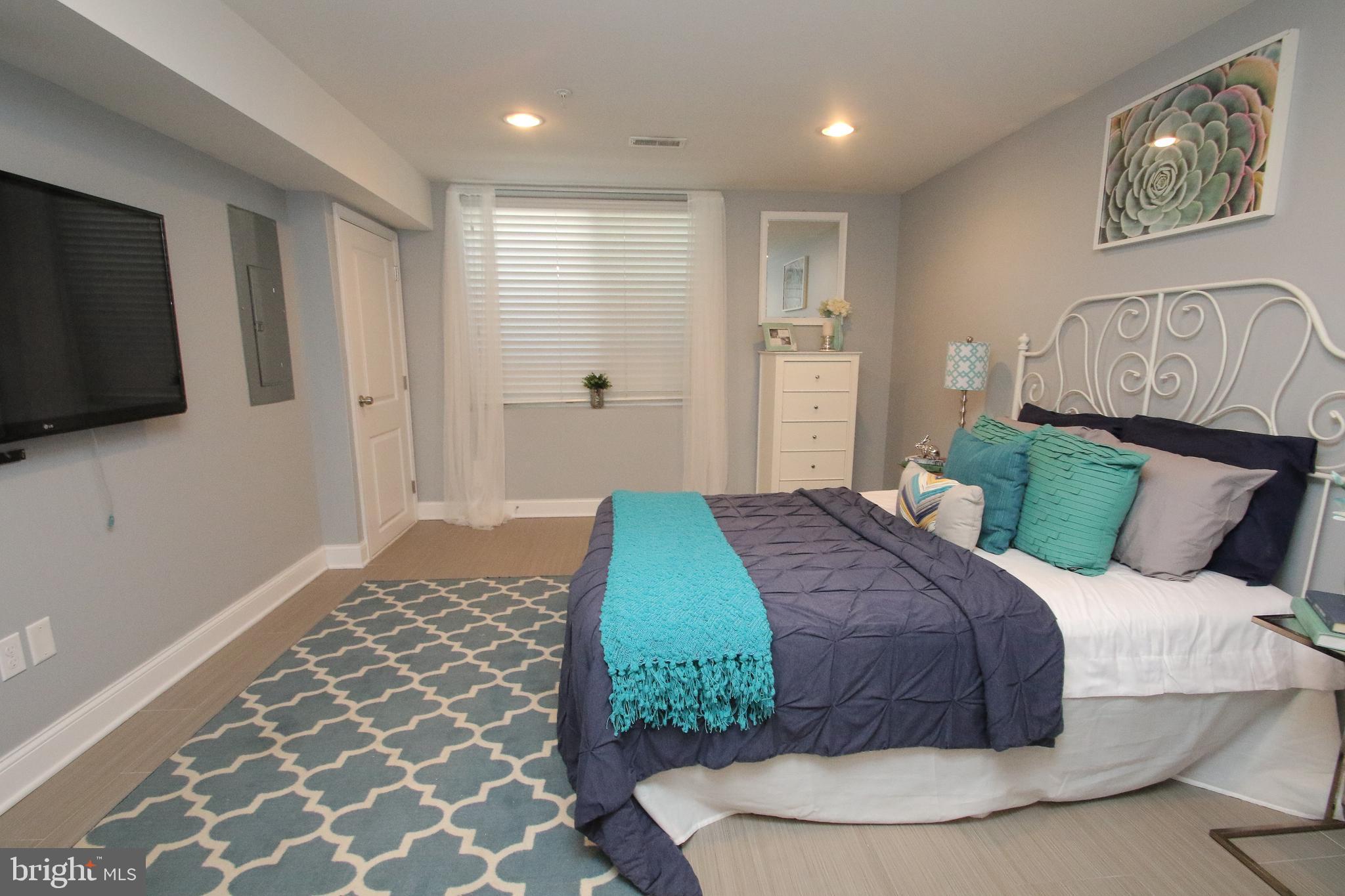 2115 Carpenter Street, Unit 1 Philadelphia, PA 19146 - Photo 28 of 33