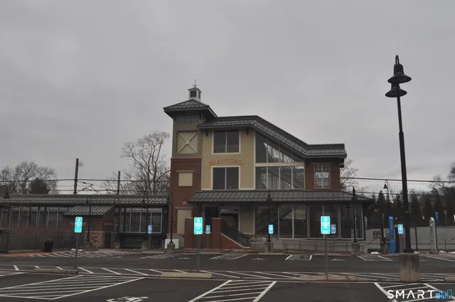 $2,850 | 56 Harrison Avenue, Unit 2, Branford, CT 06405