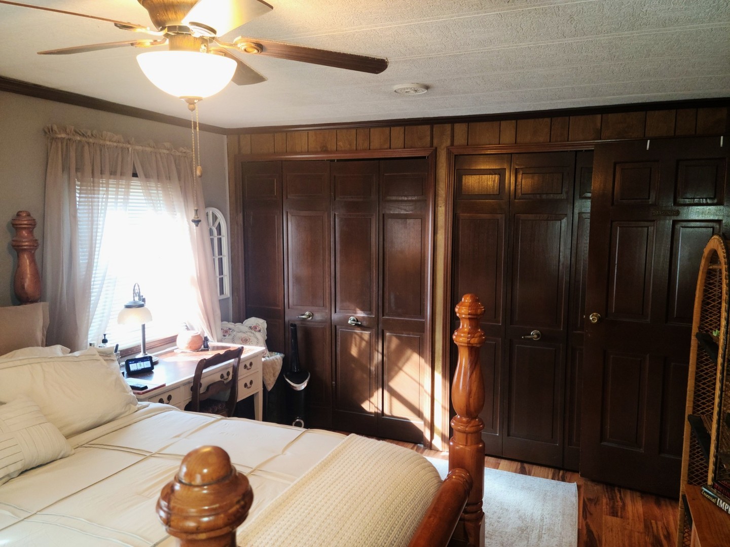 6801 South La Grange Road Hodgkins, IL 60525 - Photo 11 of 26 a bedroom with furniture and a mirror