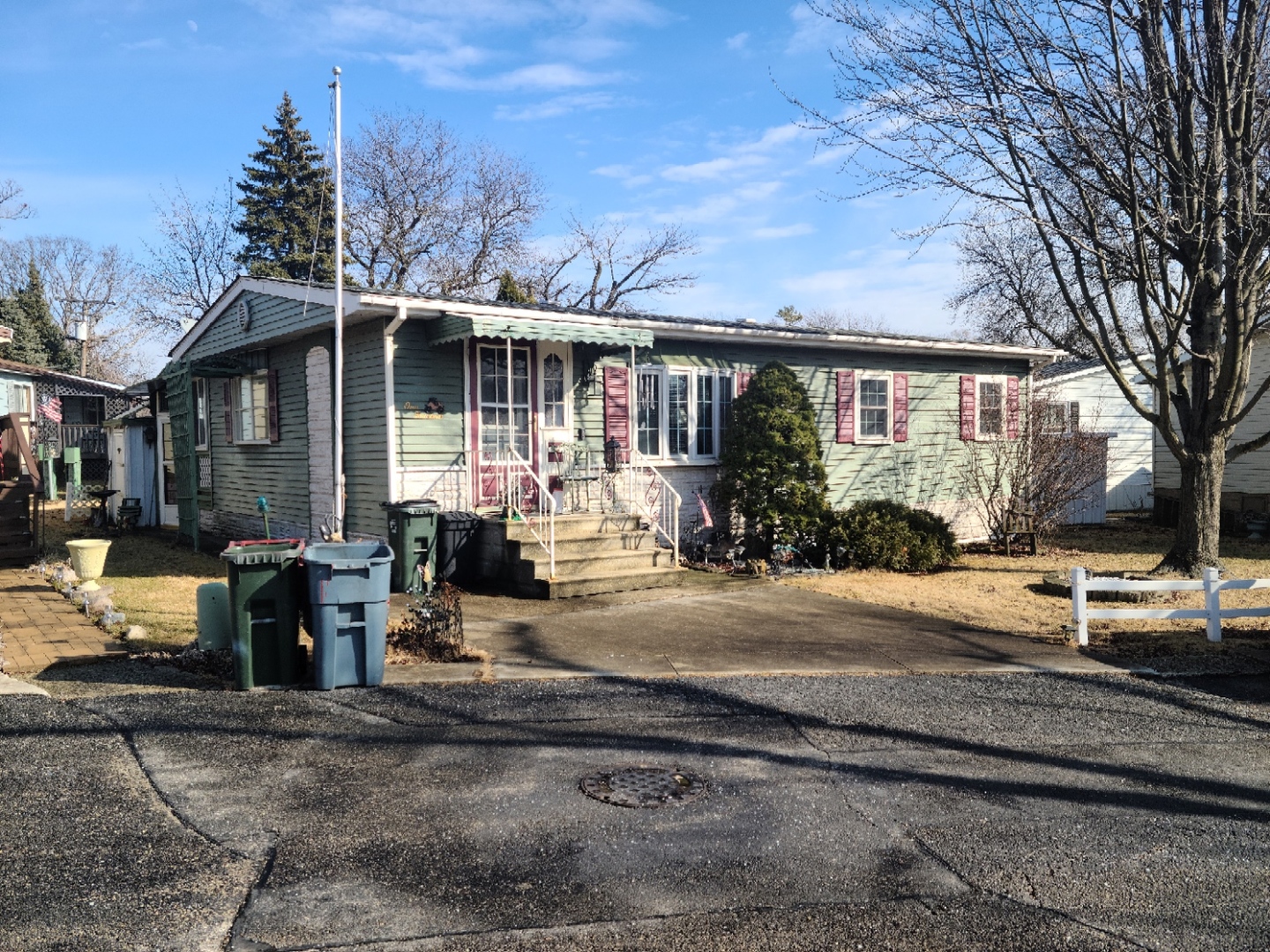 6801 South La Grange Road Hodgkins, IL 60525 - Photo 26 of 26 a front view of a house with garden