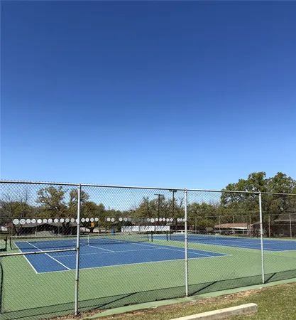 a view of a tennis court