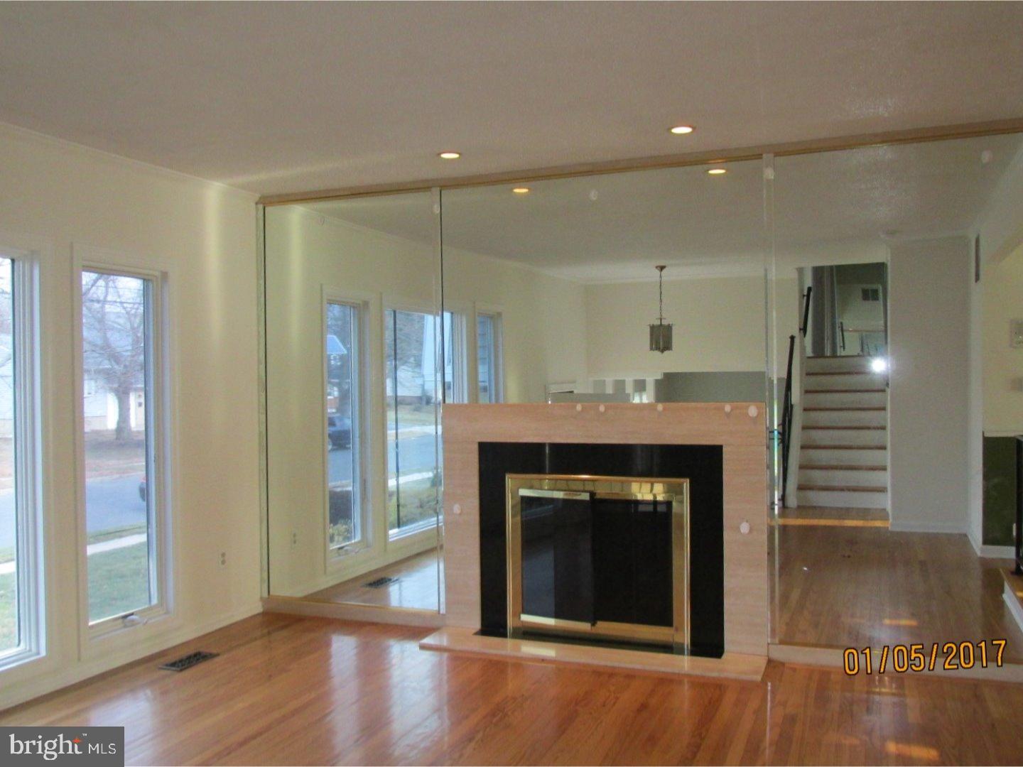 125 Lafayette Road Edgewater Park, NJ 08010 - Photo 3 of 5