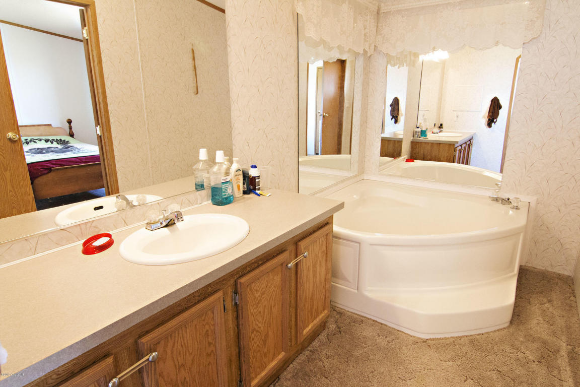 12 Sage Road Buffalo, WY 82834 - Photo 10 of 24 12 sage master bath