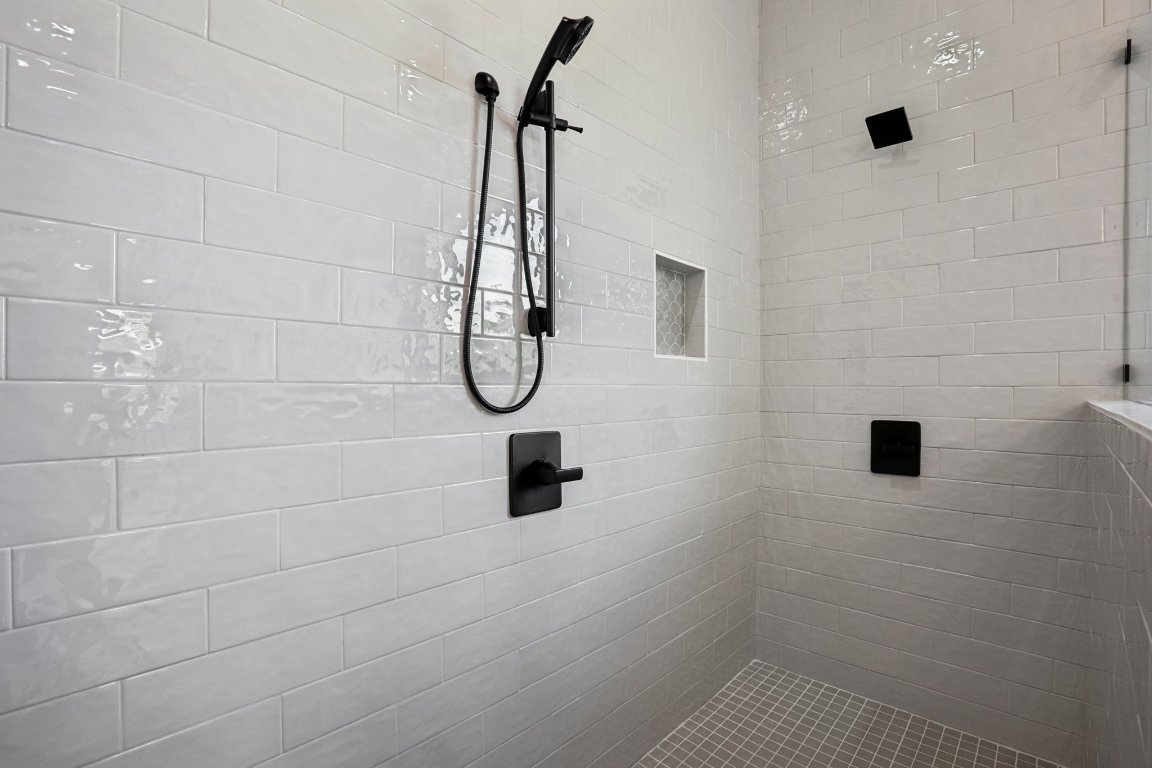 320 Yellow Ribbon Trail Burnet, TX 78611 - Photo 20 of 30 a bathroom with a shower