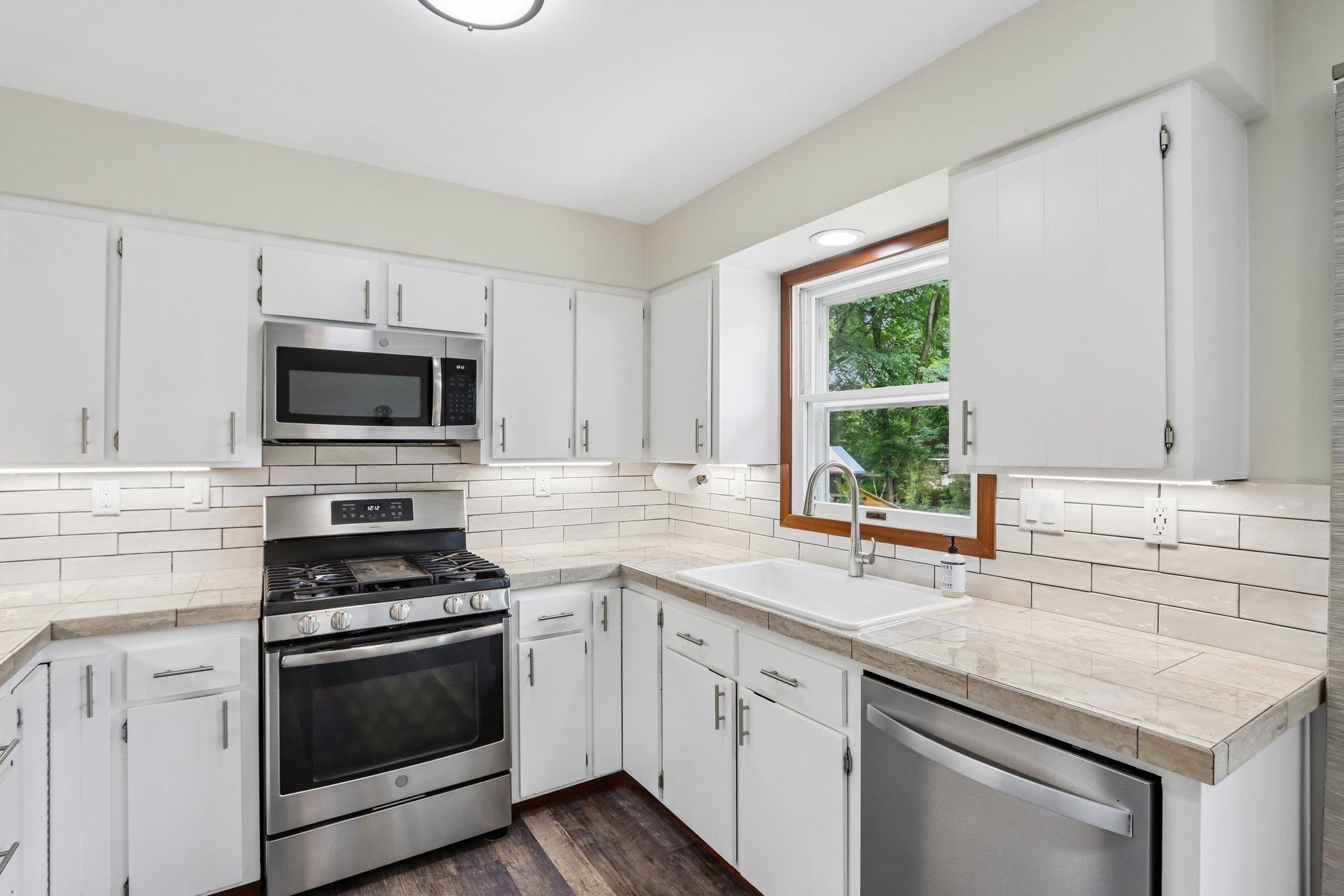 6 Green Ridge Court Madison, WI 53704 - Photo 15 of 50