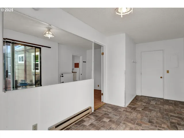 $389,999 | 2240 5th Street, Springfield, OR 97477