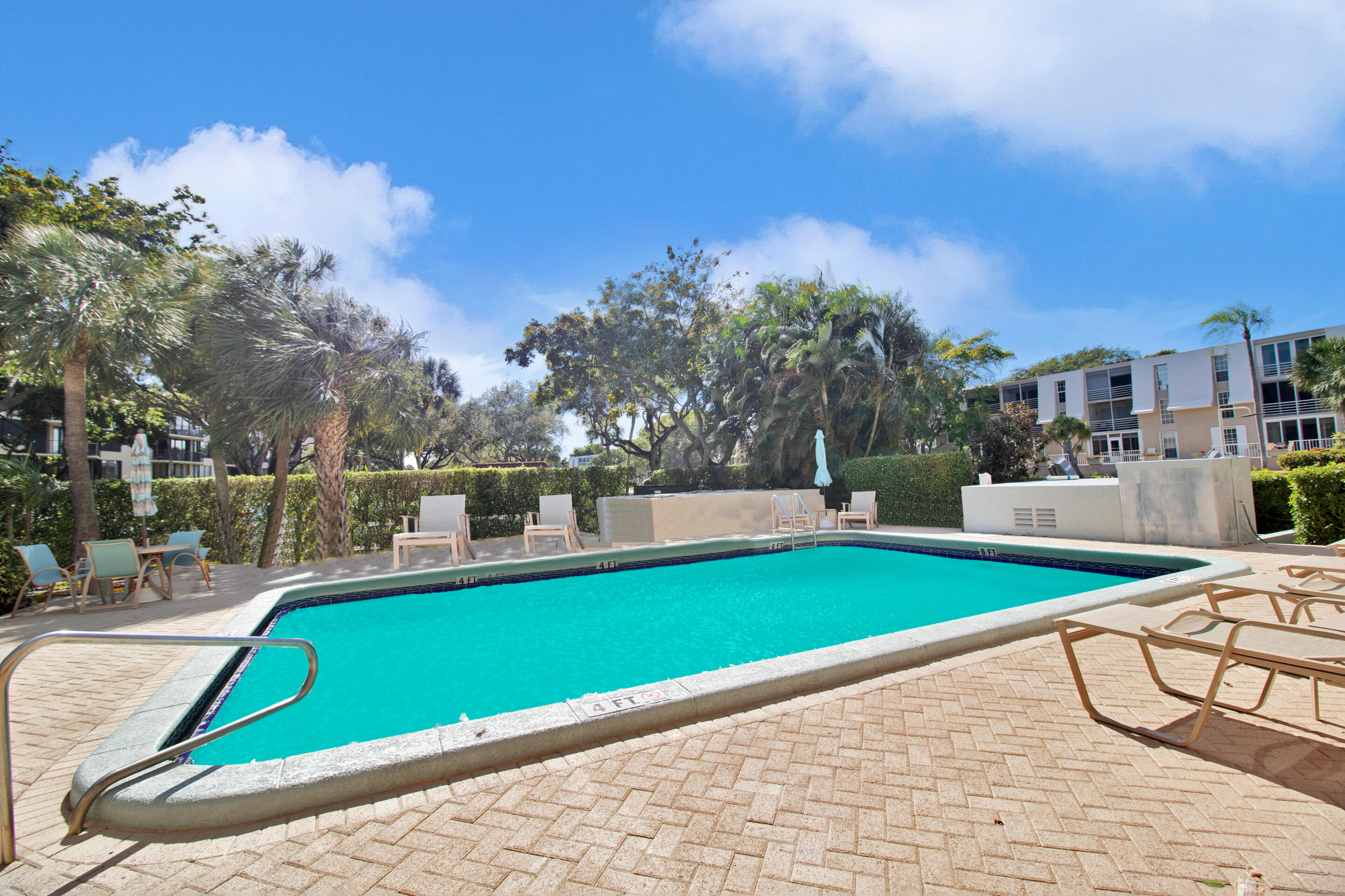 777 Jeffery Street, Unit 3070 Boca Raton, FL 33487 - Photo 25 of 35 Community pool