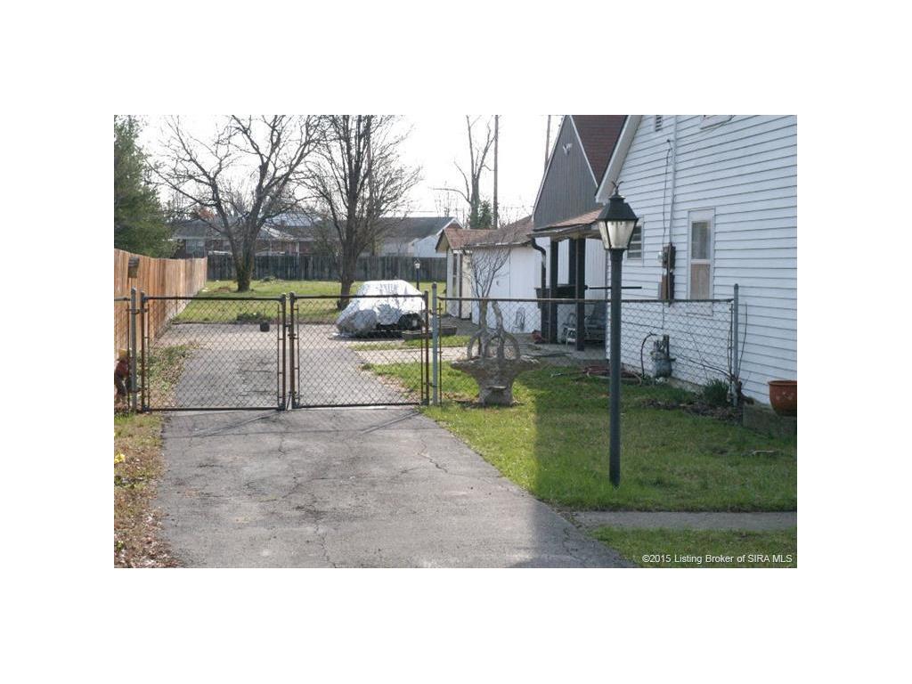 2206 Green Valley Road New Albany, IN 47150 - Photo 3 of 4