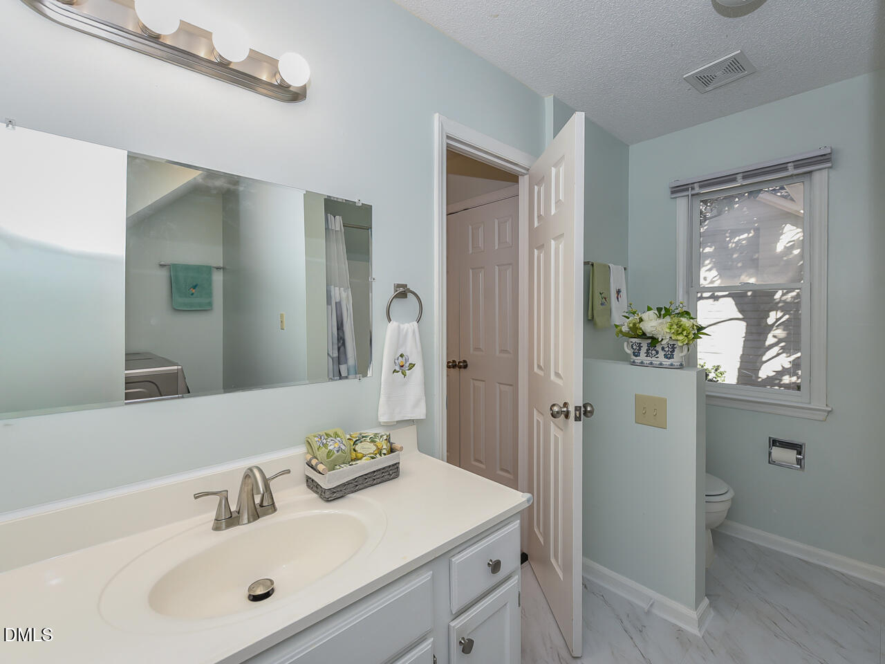 129 Weatherhill Point Carrboro, NC 27510 - Photo 19 of 38 Interior - Full Bath - OK