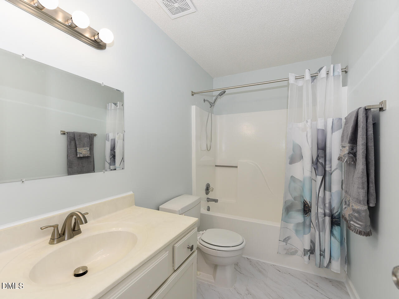 129 Weatherhill Point Carrboro, NC 27510 - Photo 27 of 38 Interior - upstairs bathroom - OK