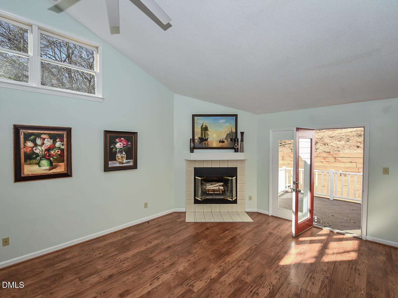 129 Weatherhill Point Carrboro, NC 27510 - Photo 8 of 38 Interior - LR - OK