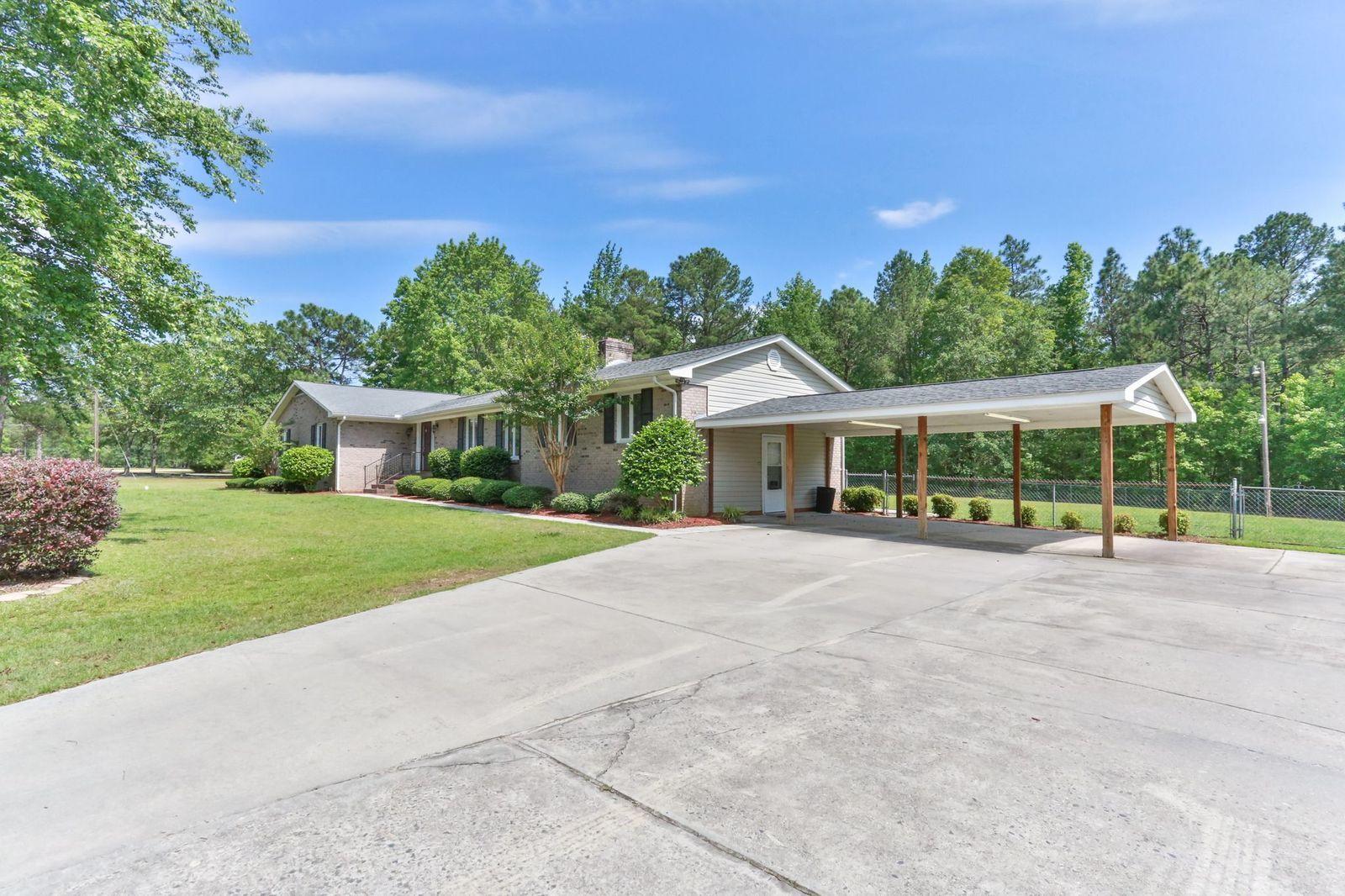 125 Dixie Trail Hamlet, NC 28345 - Photo 2 of 35 vG0yUXBQ