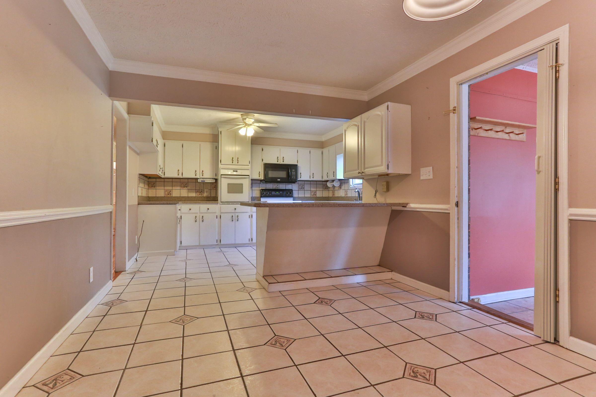 125 Dixie Trail Hamlet, NC 28345 - Photo 5 of 35 3qTdOr-A