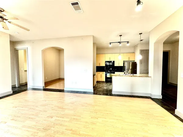 $1,865 | 3660 Richmond Avenue, Unit 335, Houston, TX 77046