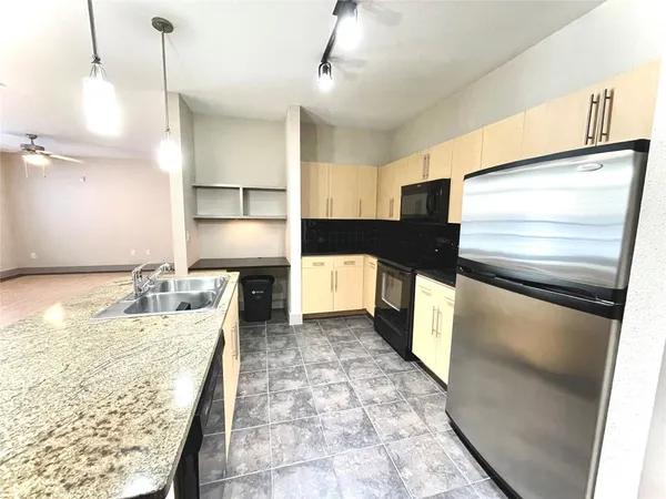 $1,840 | 3660 Richmond Avenue, Unit 335, Houston, TX 77046