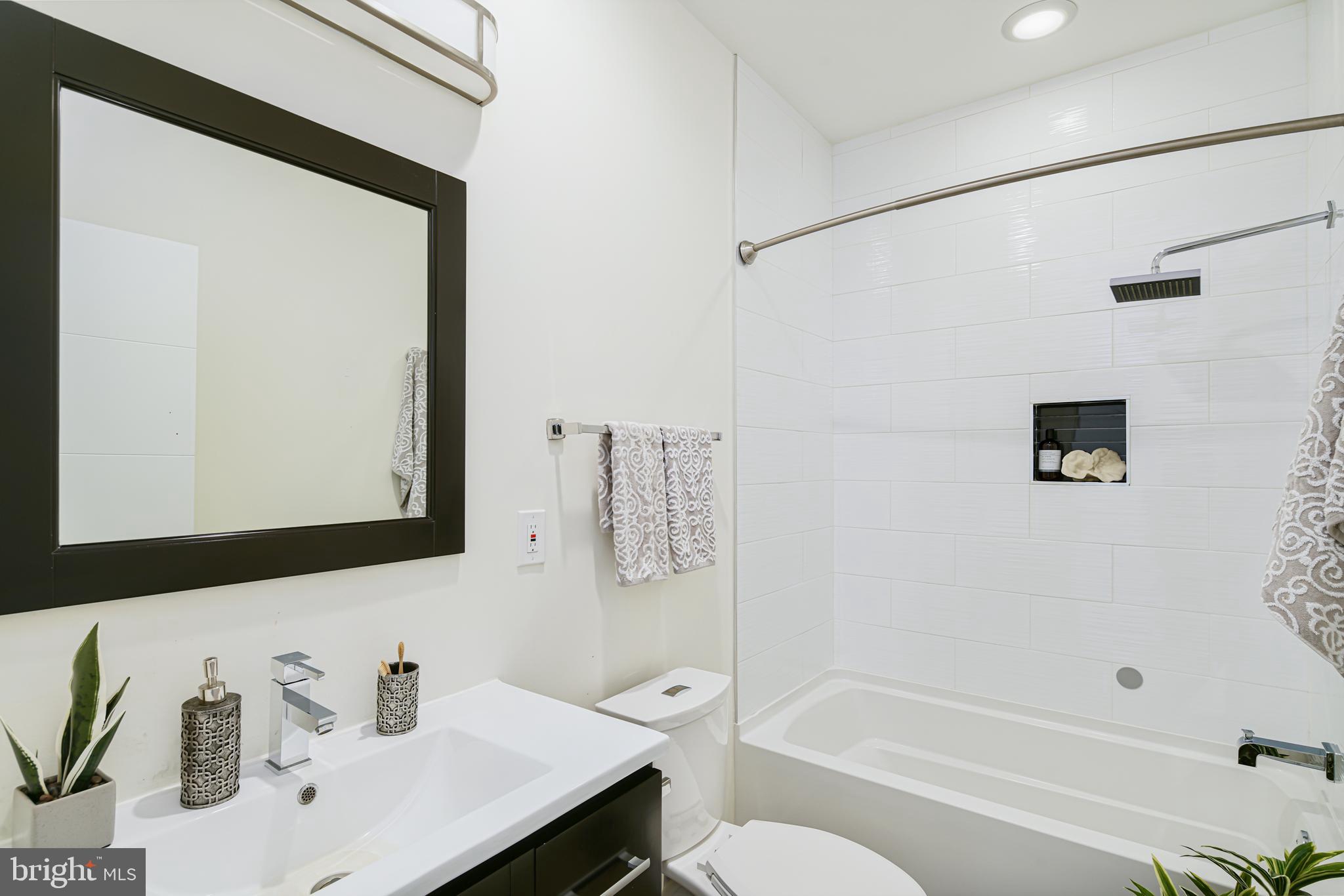 2709 Cambridge Street Philadelphia, PA 19130 - Photo 11 of 27 Second floor bathroom