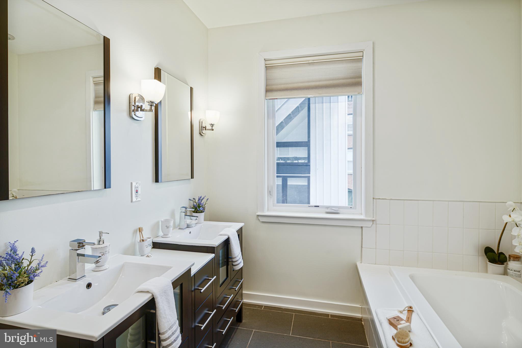 2709 Cambridge Street Philadelphia, PA 19130 - Photo 12 of 27 Primary bathroom