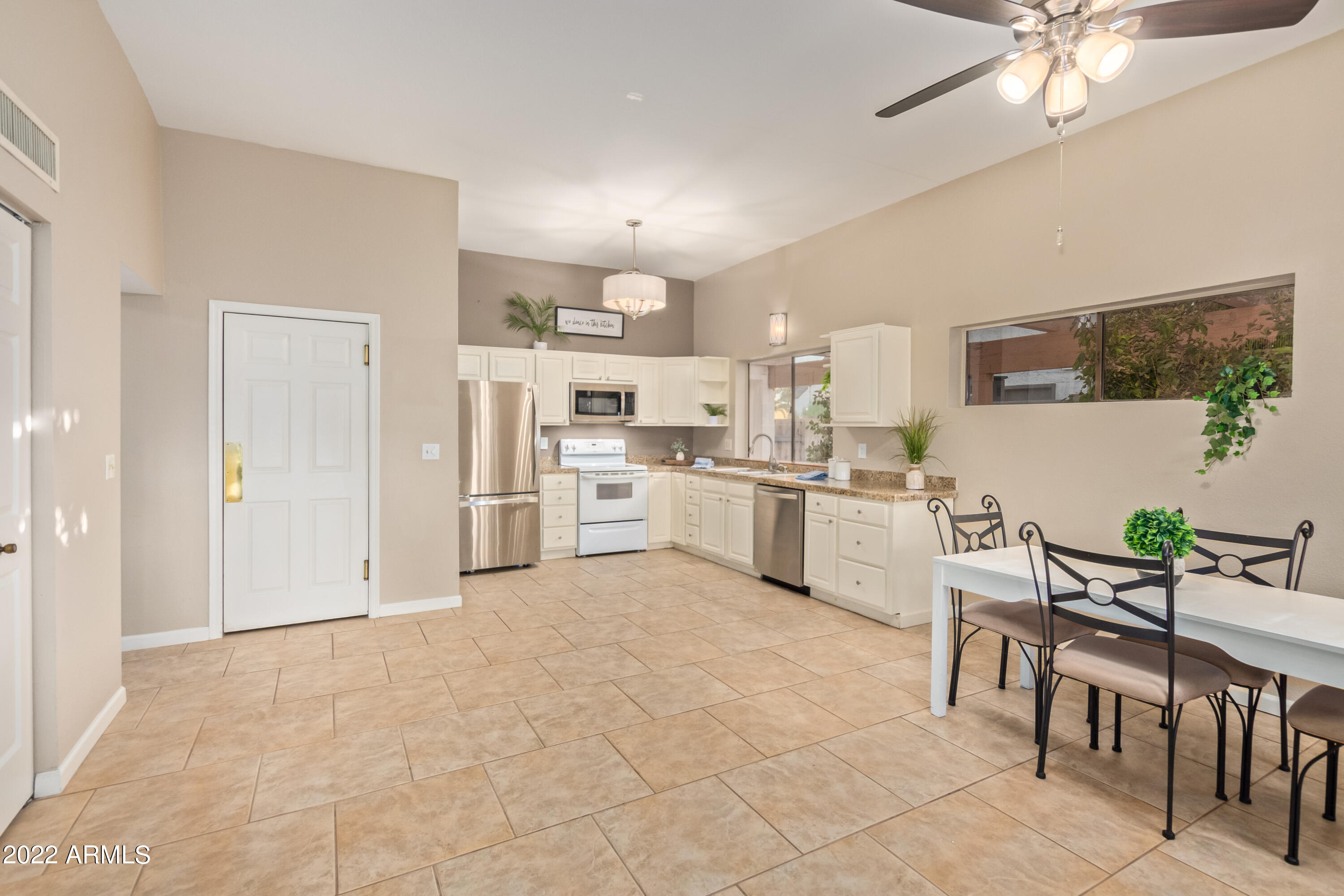 1616 East Redfield Road Tempe, AZ 85283 - Photo 9 of 30 Kitchen