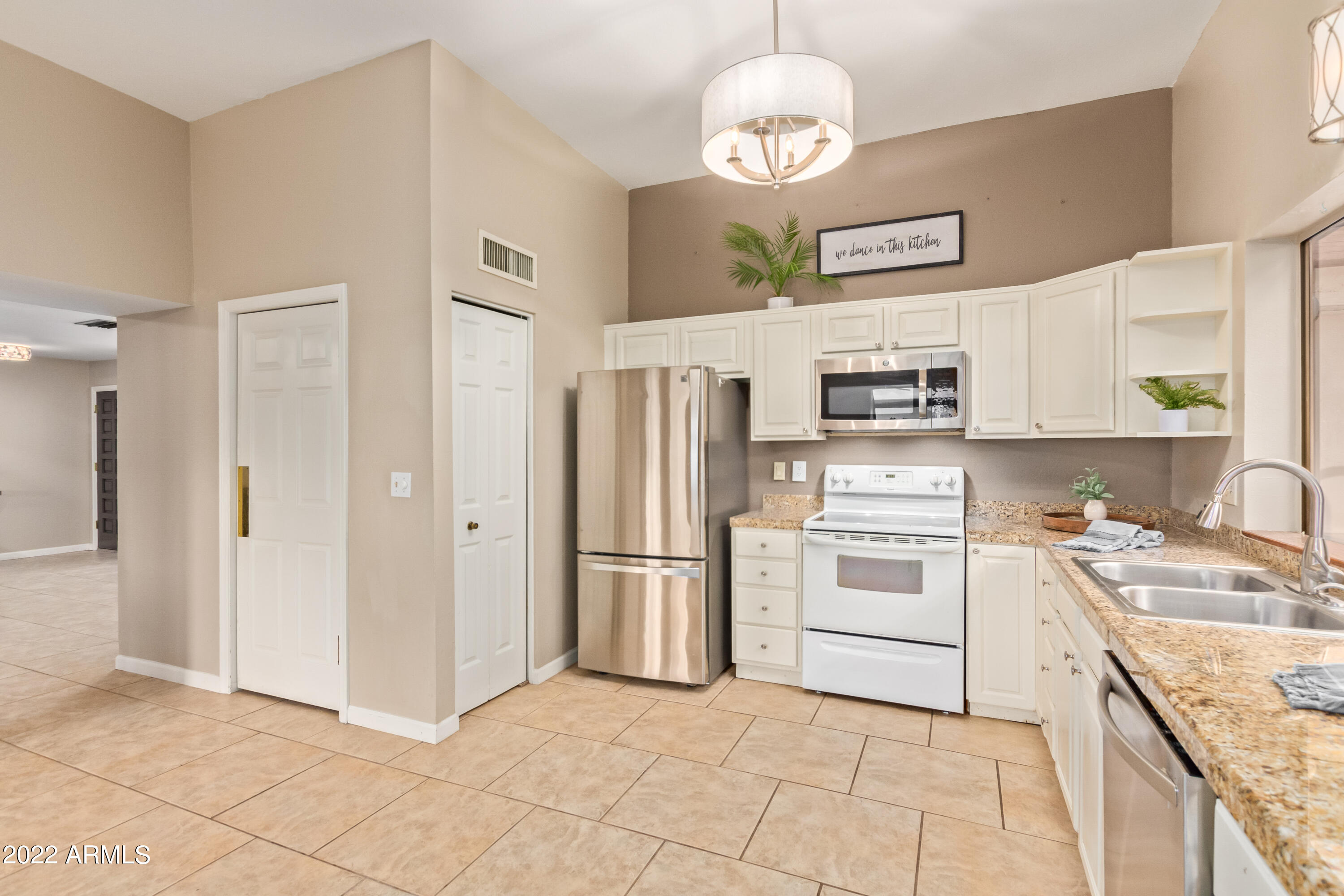 1616 East Redfield Road Tempe, AZ 85283 - Photo 10 of 30 Kitchen