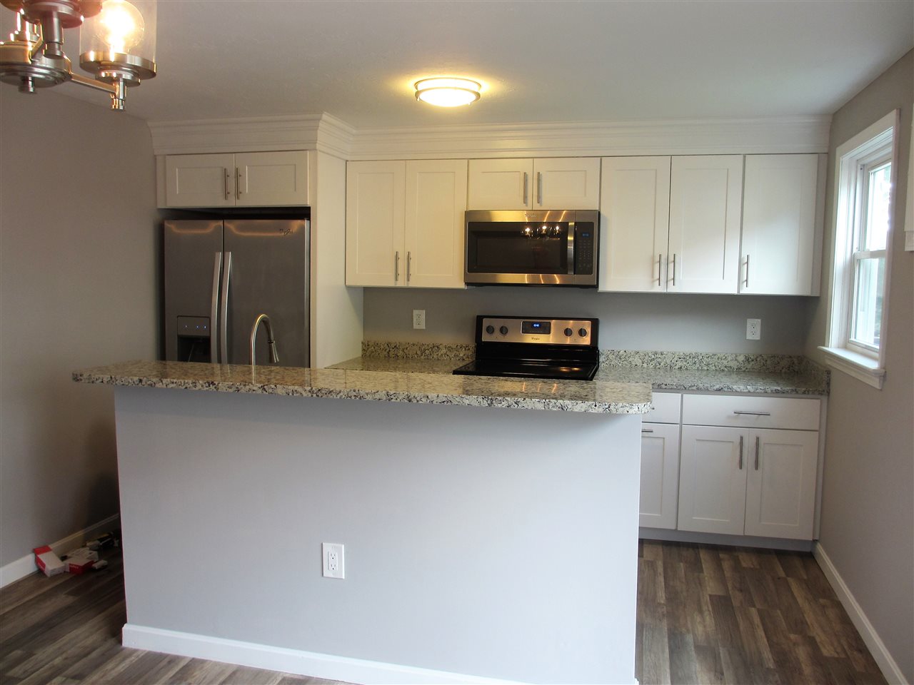 324 Circle Road, Unit 324 Manchester, NH 03103 - Photo 2 of 32