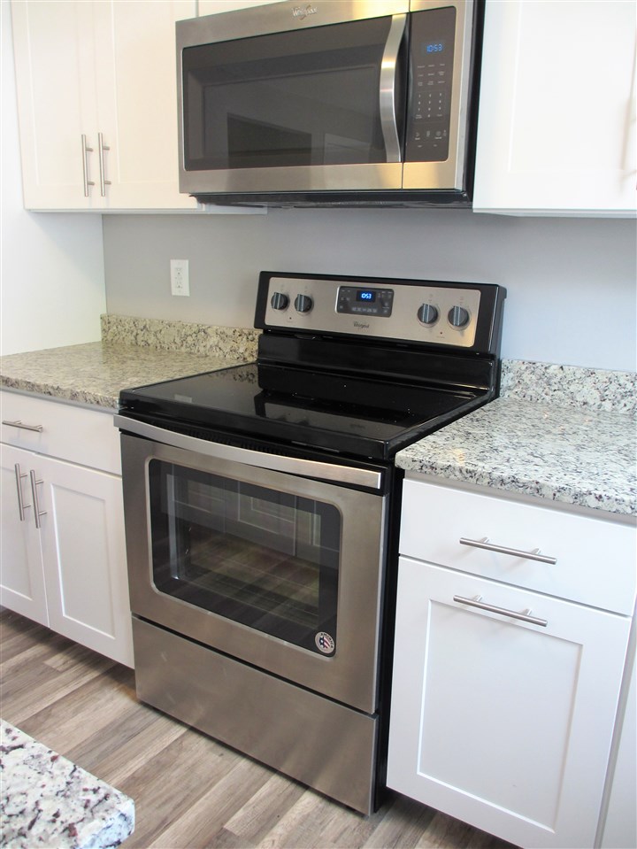 324 Circle Road, Unit 324 Manchester, NH 03103 - Photo 3 of 32
