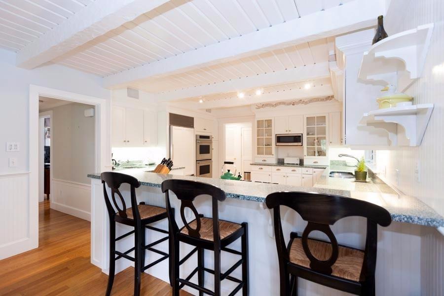 14 Bayview Road Osterville, MA 02655 - Photo 18 of 32 a dining room with furniture and window