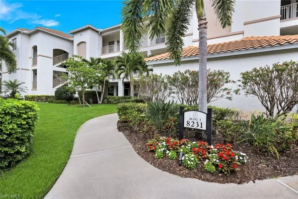 $395,000 | 8231 Parkstone Place, Unit 301, Naples, FL 34120