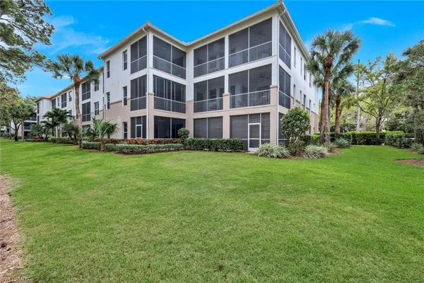 $395,000 | 8231 Parkstone Place, Unit 301, Naples, FL 34120