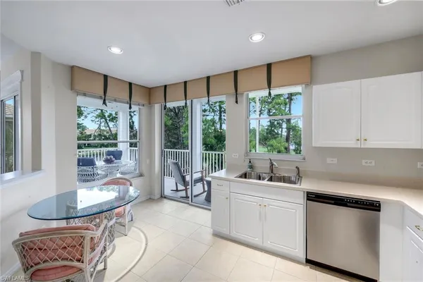 $395,000 | 8231 Parkstone Place, Unit 301, Naples, FL 34120