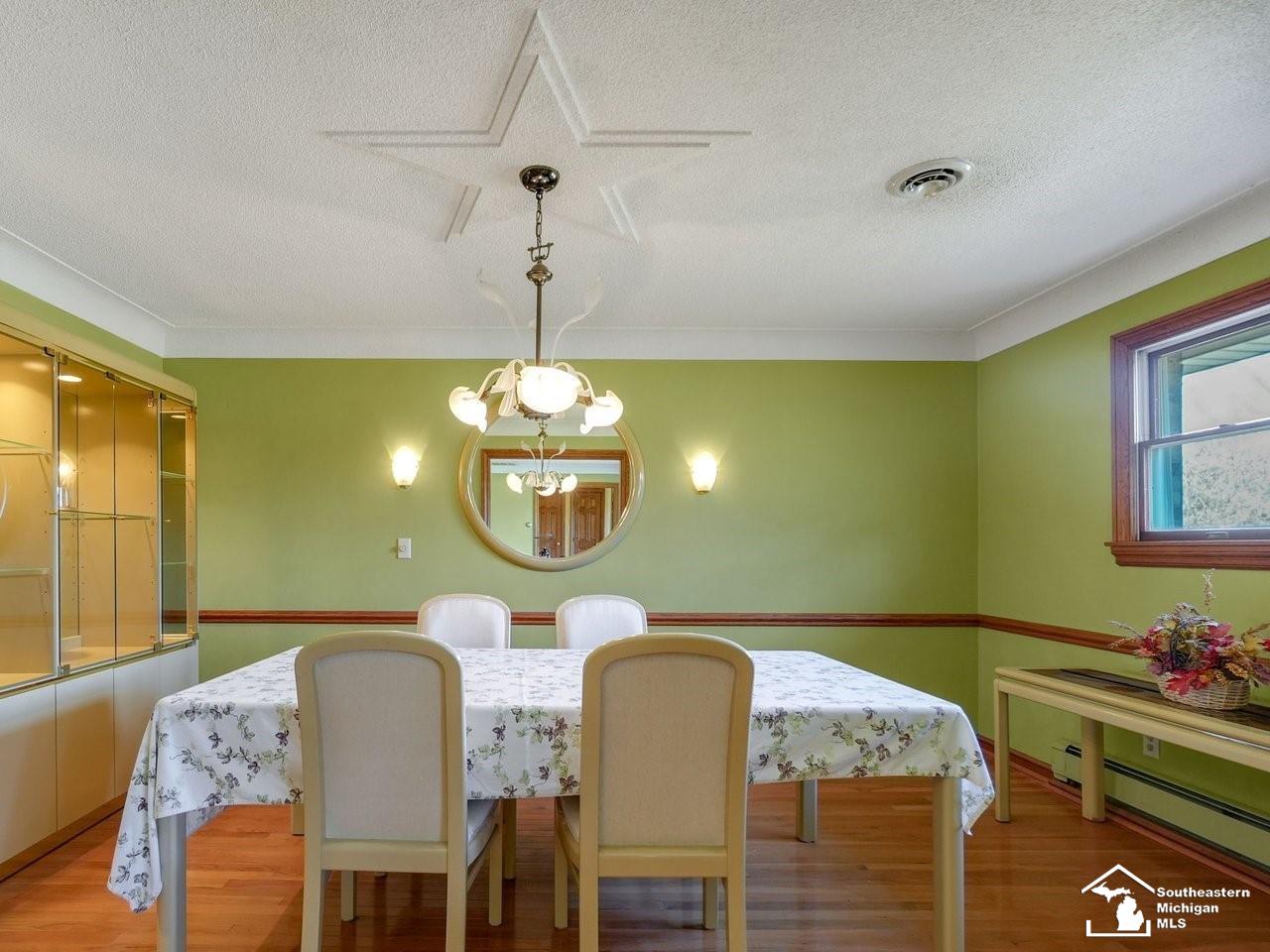 8355 Adler Road Lambertville, MI 48144 - Photo 8 of 90 50132795-45cdb44e-cca6-4579-ba44-46003c7740eb.JPG