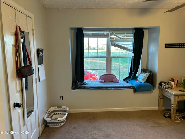 $349,900 | 132 Ridgefield Drive, Dandridge, TN 37725