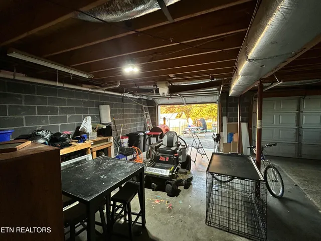 $349,900 | 132 Ridgefield Drive, Dandridge, TN 37725