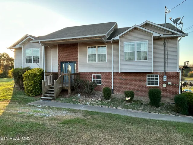 $349,900 | 132 Ridgefield Drive, Dandridge, TN 37725
