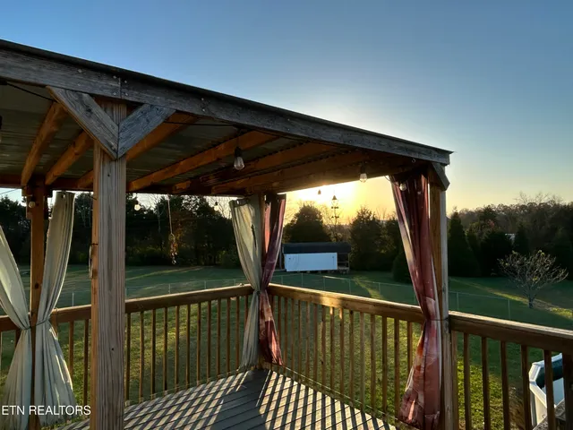 $349,900 | 132 Ridgefield Drive, Dandridge, TN 37725