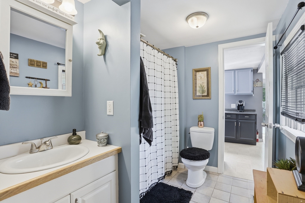 11 Mt Paul Road Tyngsborough, MA 01879 - Photo 23 of 42