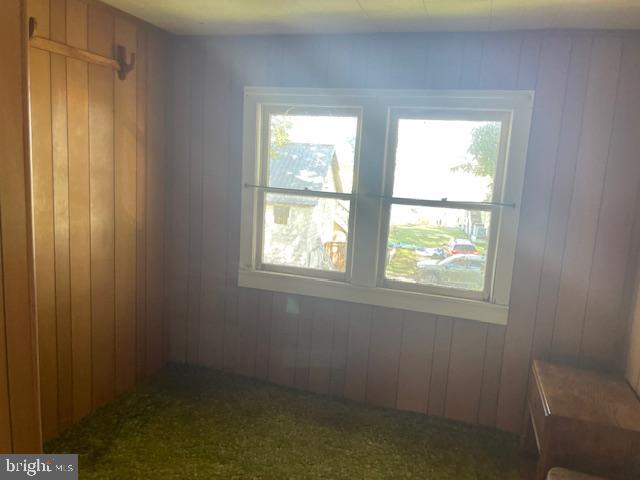 5733 Coventry Parish Road Westover, MD 21871 - Photo 20 of 27 a small space with windows and closet