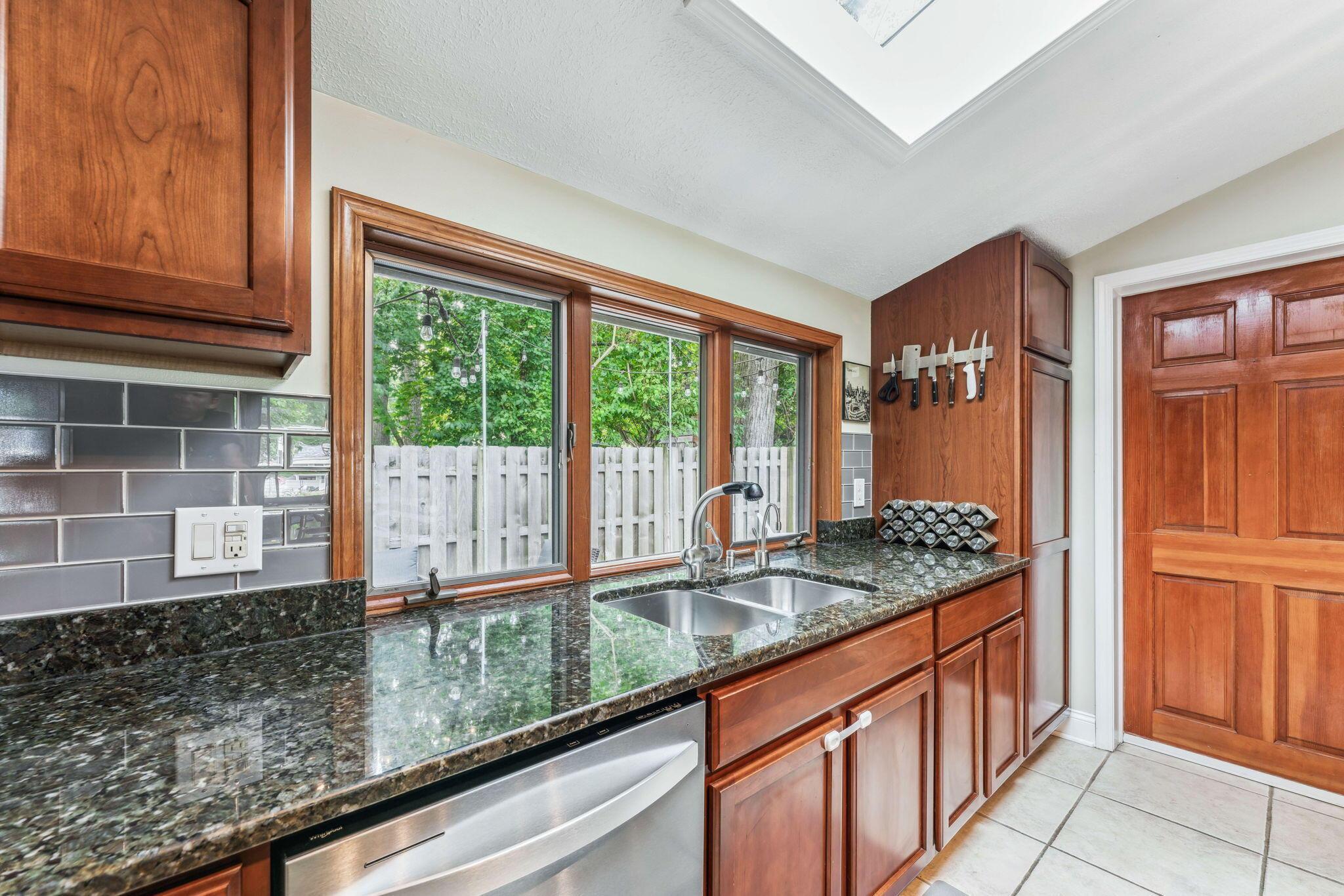 3550 Colchester Road Columbus, OH 43221 - Photo 14 of 51 23-web-or-mls-3550-colchester-rd