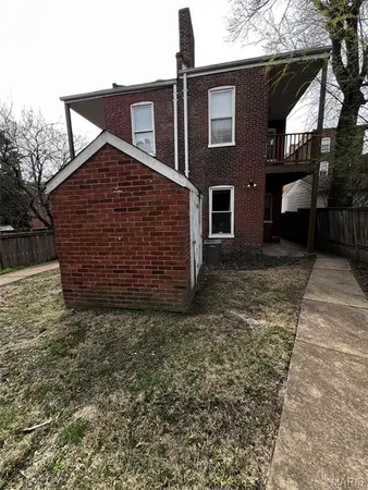 $450,000 | 912 Russell Boulevard, St. Louis, MO 63104