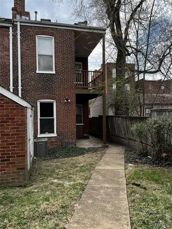 $450,000 | 912 Russell Boulevard, St. Louis, MO 63104
